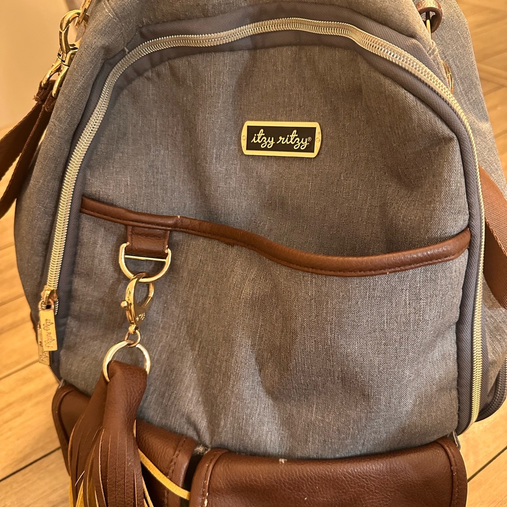 Itzy Ritzy Gray and Brown Diaper Bag